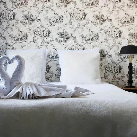 L'antichambre, Neuf Avec Jardin à 100m De La